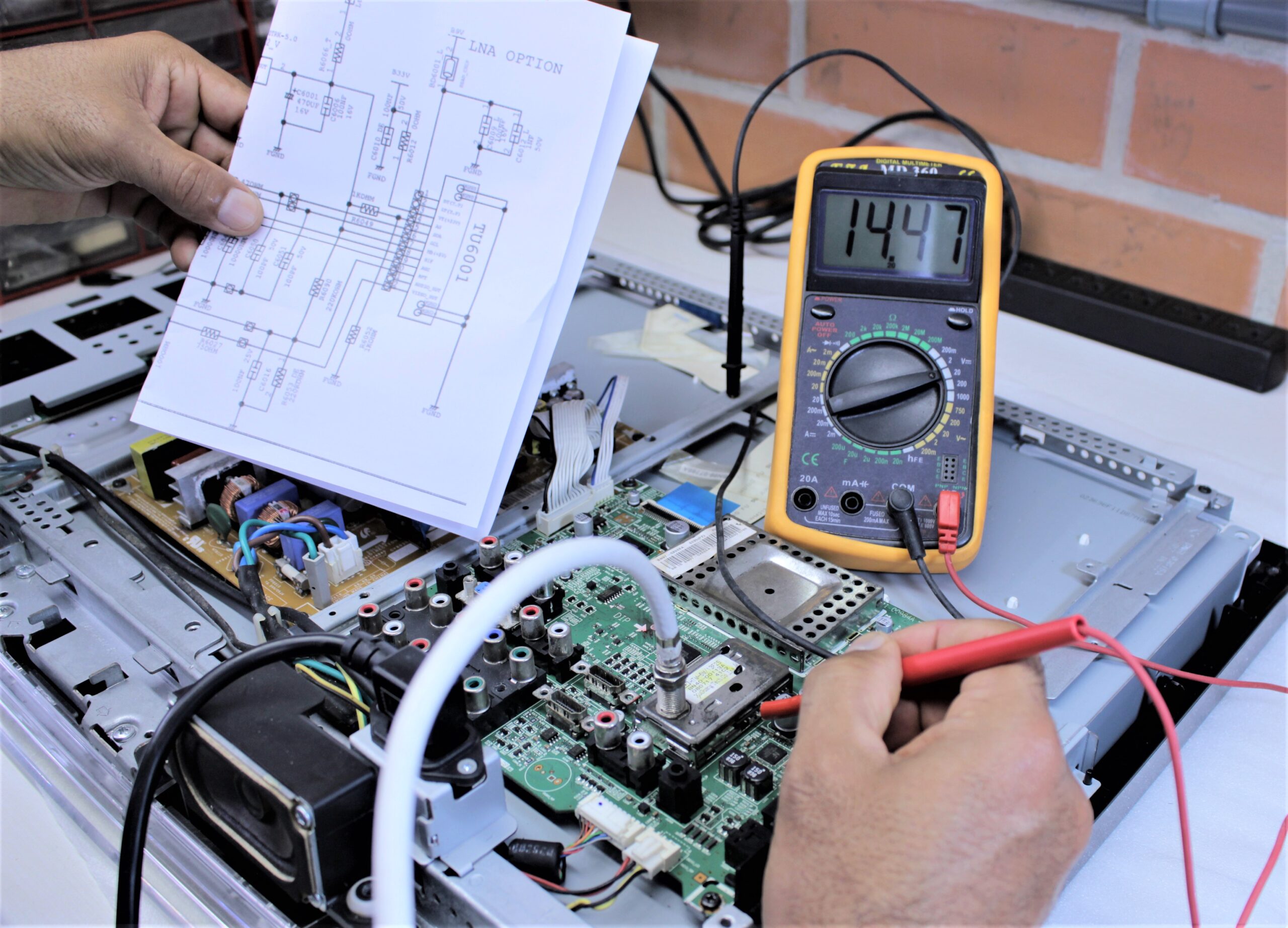 Mini Curso Básico para Conserto de TV LCD na Prática